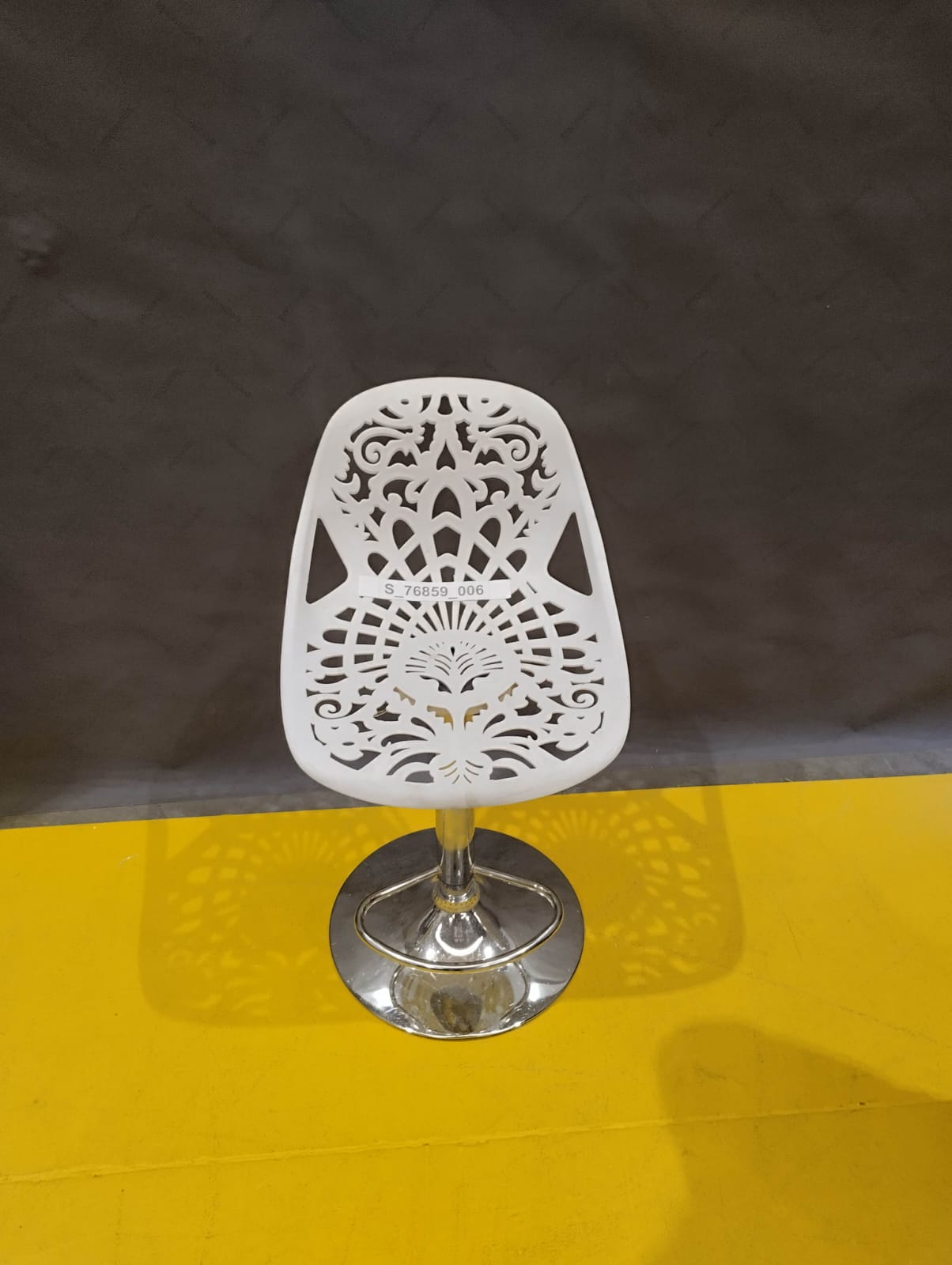 [S_76859_006] Taburete bar Ornament blanco
