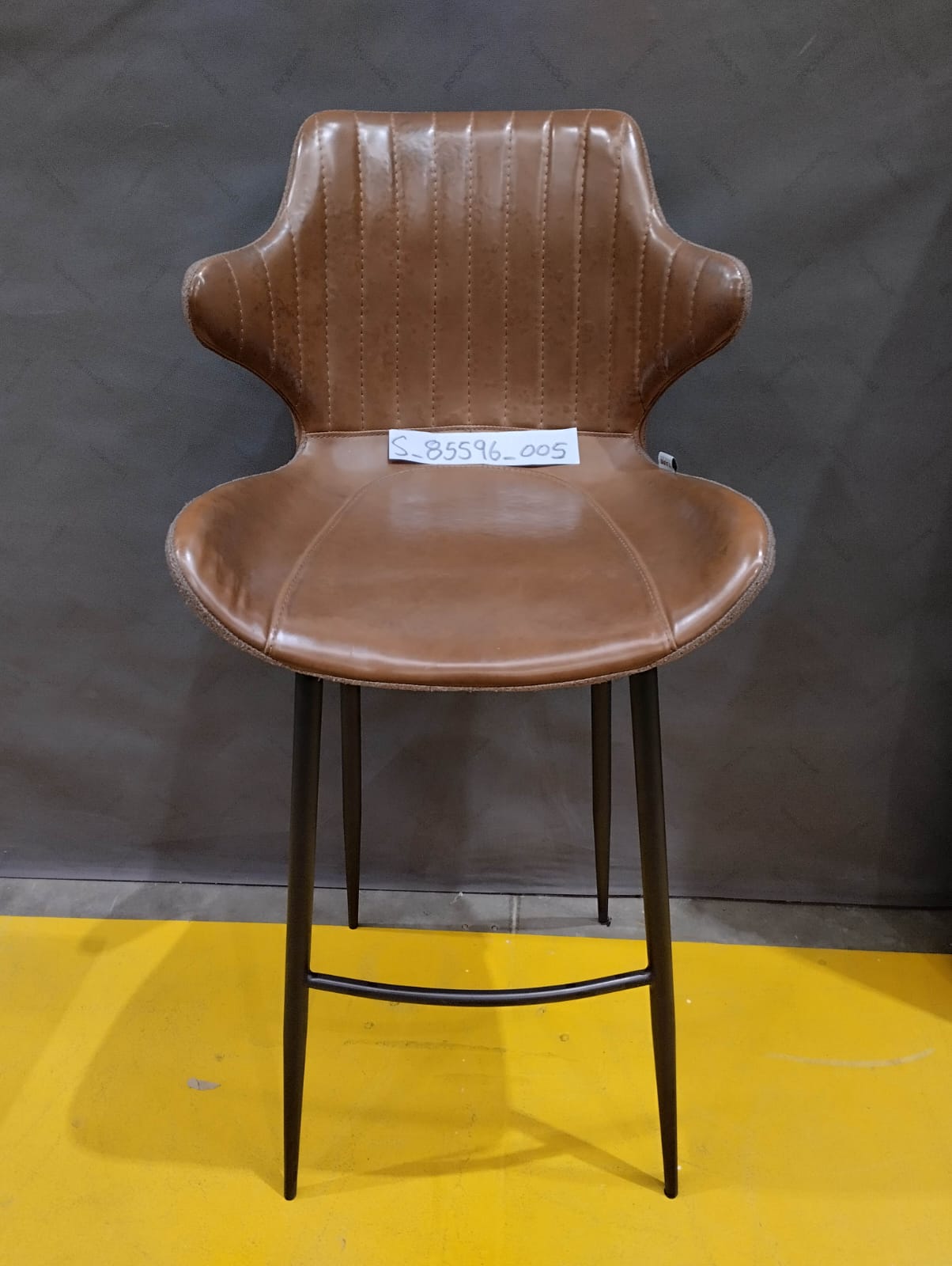 [S_85596_005] Bar Stool Enders