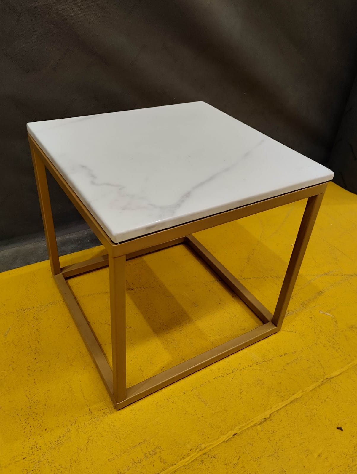 [S_85872_001] Mesa auxilar Key West Marble oro 40x40cm