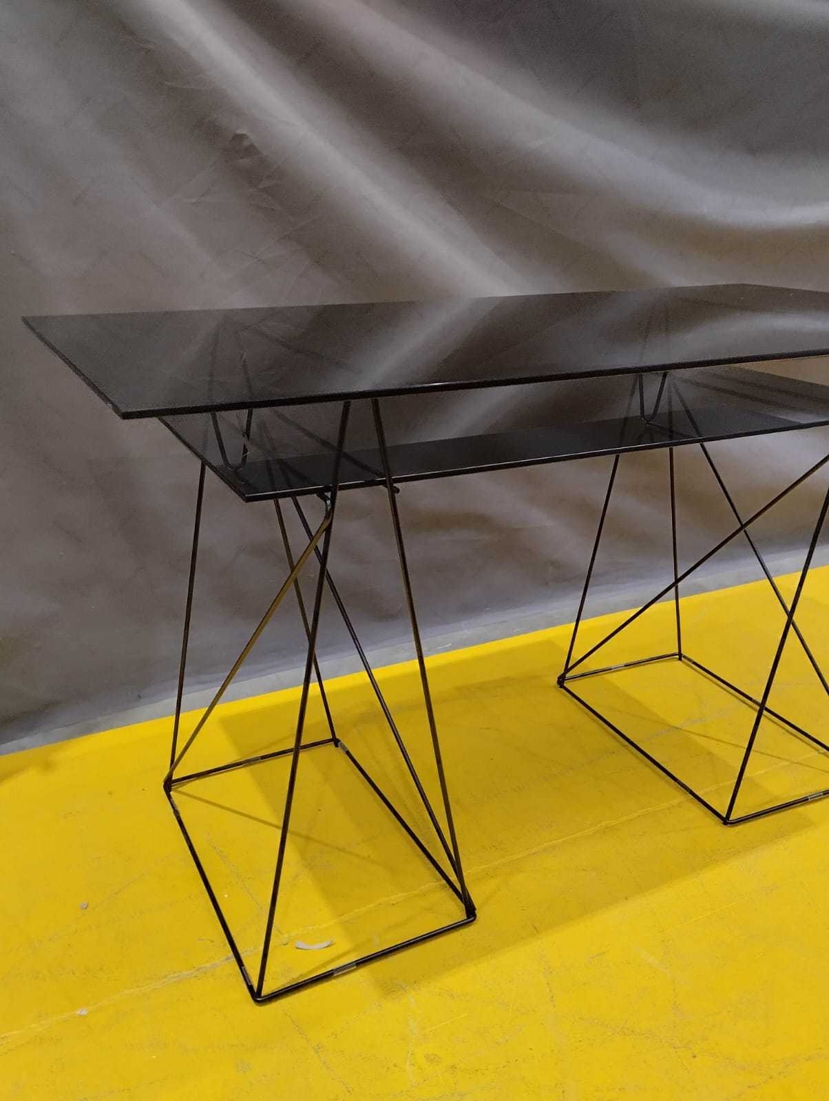 [S_85888_002] Mesa Polar negro 8mm ESG 135x65cm